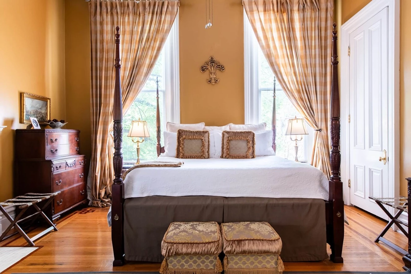 Alfred I DuPont Suite